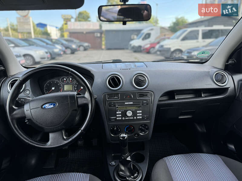 Хэтчбек Ford Fusion 2006 в Чернигове