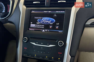 Седан Ford Fusion 2012 в 