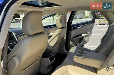 Седан Ford Fusion 2015 в 