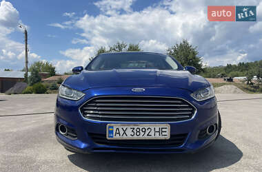 Седан Ford Fusion 2015 в 