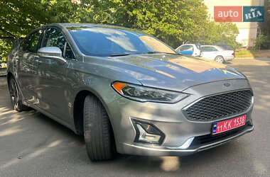 Седан Ford Fusion 2020 в 