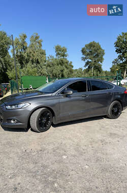 Седан Ford Fusion 2015 в 