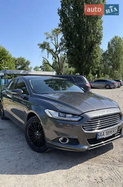 Седан Ford Fusion 2015 в 