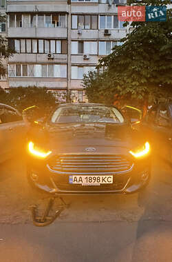 Седан Ford Fusion 2015 в 