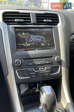 Седан Ford Fusion 2015 в 