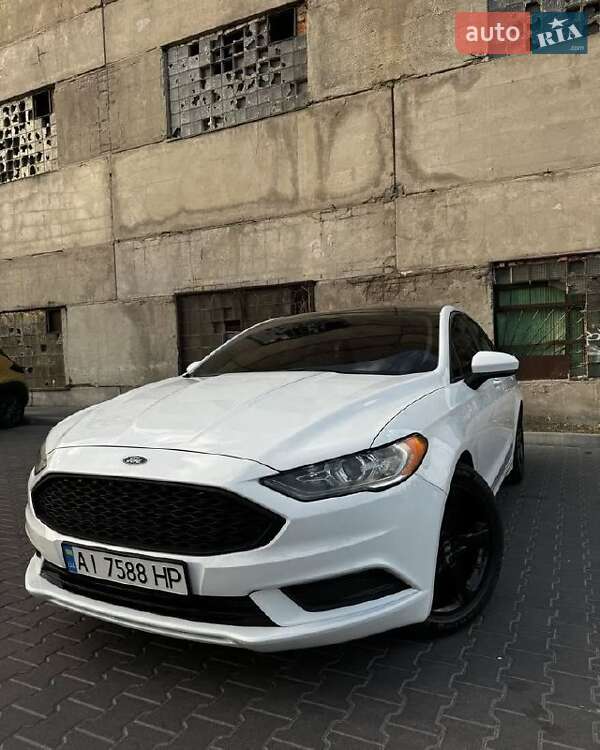 Седан Ford Fusion 2017 в 