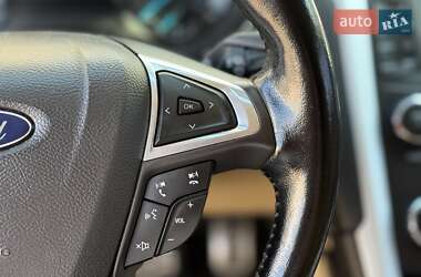 Седан Ford Fusion 2015 в 