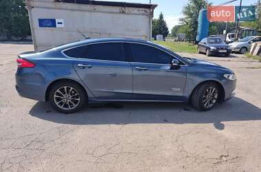 Седан Ford Fusion 2017 в 