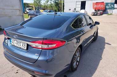 Седан Ford Fusion 2017 в 