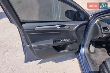 Седан Ford Fusion 2017 в 