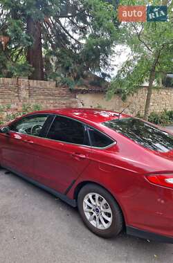 Седан Ford Fusion 2014 в 