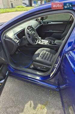 Седан Ford Fusion 2014 в 