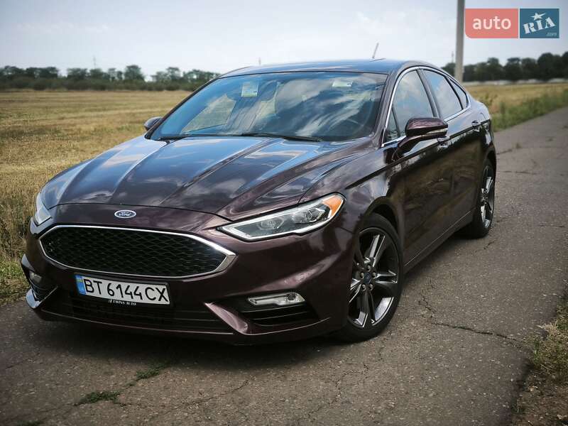 Седан Ford Fusion 2017 в 