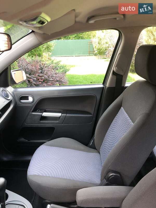 Хэтчбек Ford Fusion 2006 в Виннице