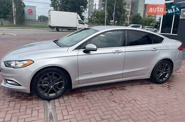 Седан Ford Fusion 2017 в 
