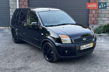 Хэтчбек Ford Fusion 2010 в 
