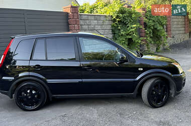 Хэтчбек Ford Fusion 2010 в 