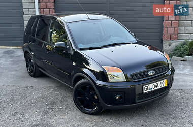 Хэтчбек Ford Fusion 2010 в 