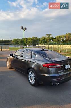 Седан Ford Fusion 2019 в 