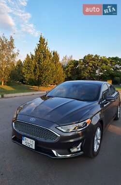 Седан Ford Fusion 2019 в 