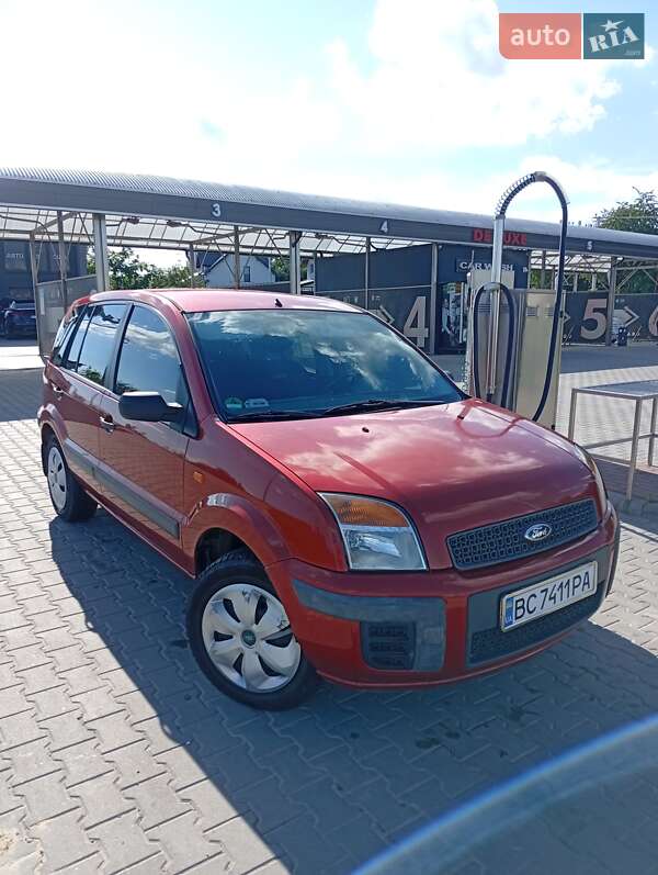 Хэтчбек Ford Fusion 2008 в 