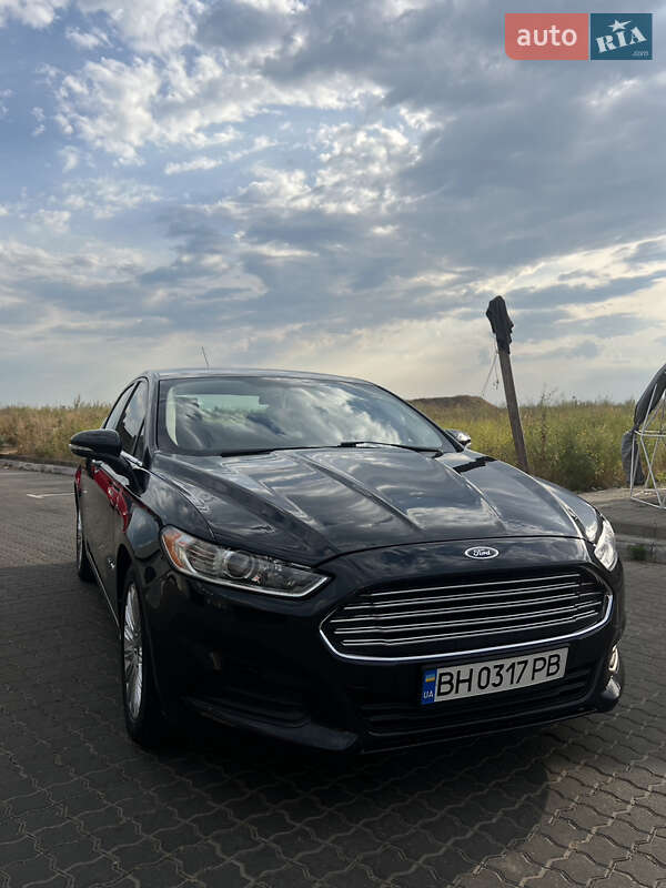 Седан Ford Fusion 2013 в 