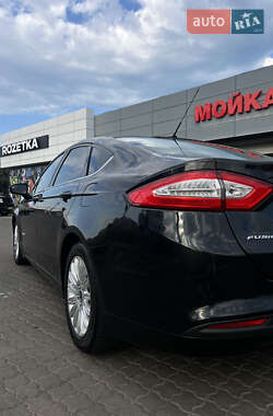 Седан Ford Fusion 2013 в 