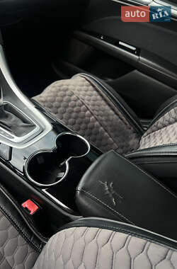 Седан Ford Fusion 2013 в 