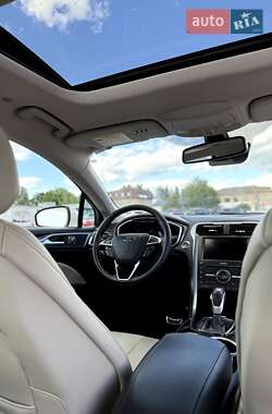 Седан Ford Fusion 2015 в 