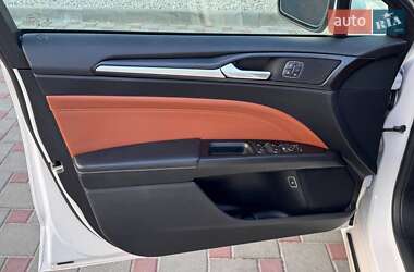Седан Ford Fusion 2019 в 