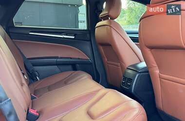 Седан Ford Fusion 2019 в 