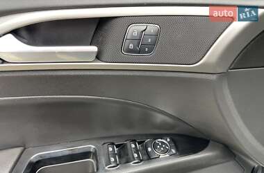Седан Ford Fusion 2015 в 