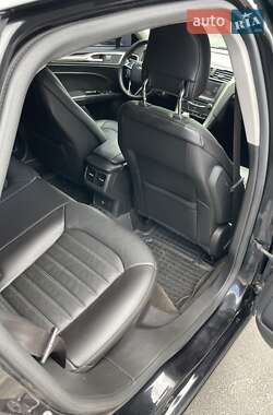 Седан Ford Fusion 2015 в 