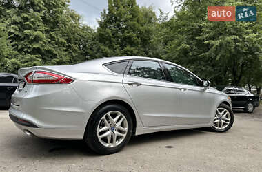 Седан Ford Fusion 2013 в 