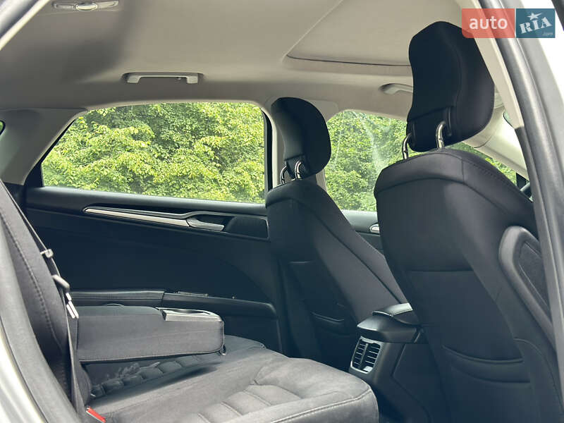 Седан Ford Fusion 2013 в Львове