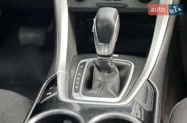 Седан Ford Fusion 2013 в 