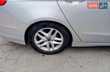 Седан Ford Fusion 2015 в 