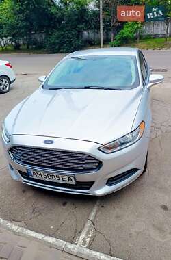 Седан Ford Fusion 2015 в 