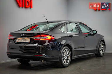 Седан Ford Fusion 2017 в 