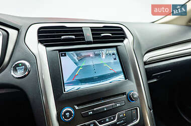 Седан Ford Fusion 2017 в 