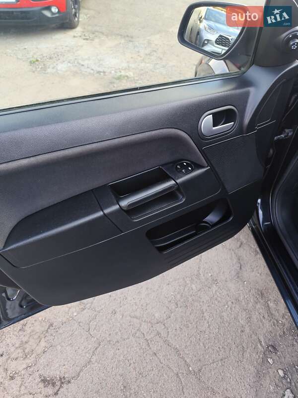 Хэтчбек Ford Fusion 2007 в Чернигове