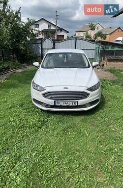 Седан Ford Fusion 2018 в 