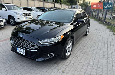 Седан Ford Fusion 2015 в 