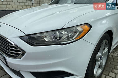 Седан Ford Fusion 2016 в 
