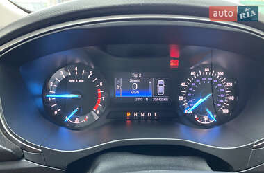 Седан Ford Fusion 2016 в 