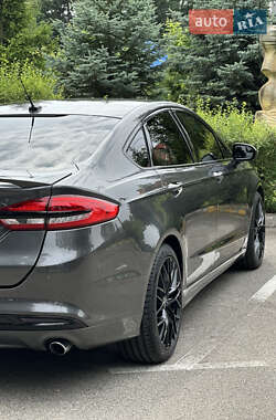 Седан Ford Fusion 2016 в 