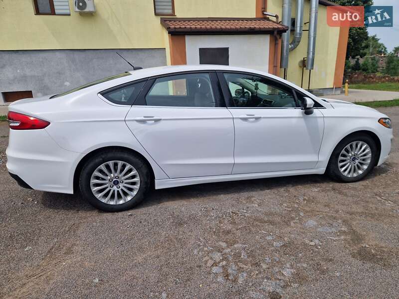 Седан Ford Fusion 2019 в Ладыжине