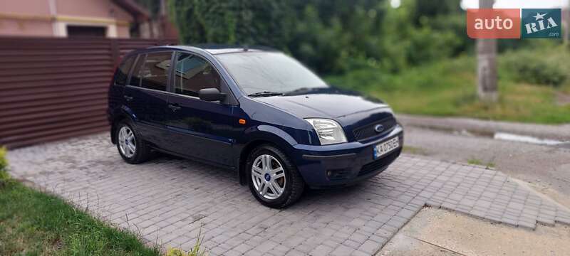 Хэтчбек Ford Fusion 2004 в Киеве