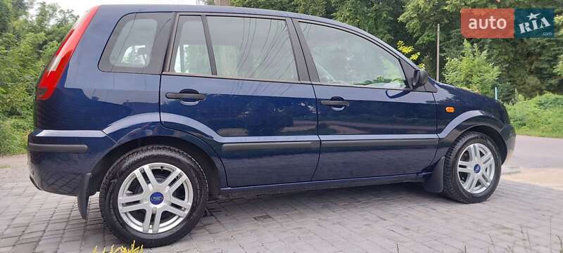 Хэтчбек Ford Fusion 2004 в Киеве
