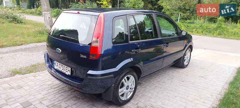 Хэтчбек Ford Fusion 2004 в Киеве